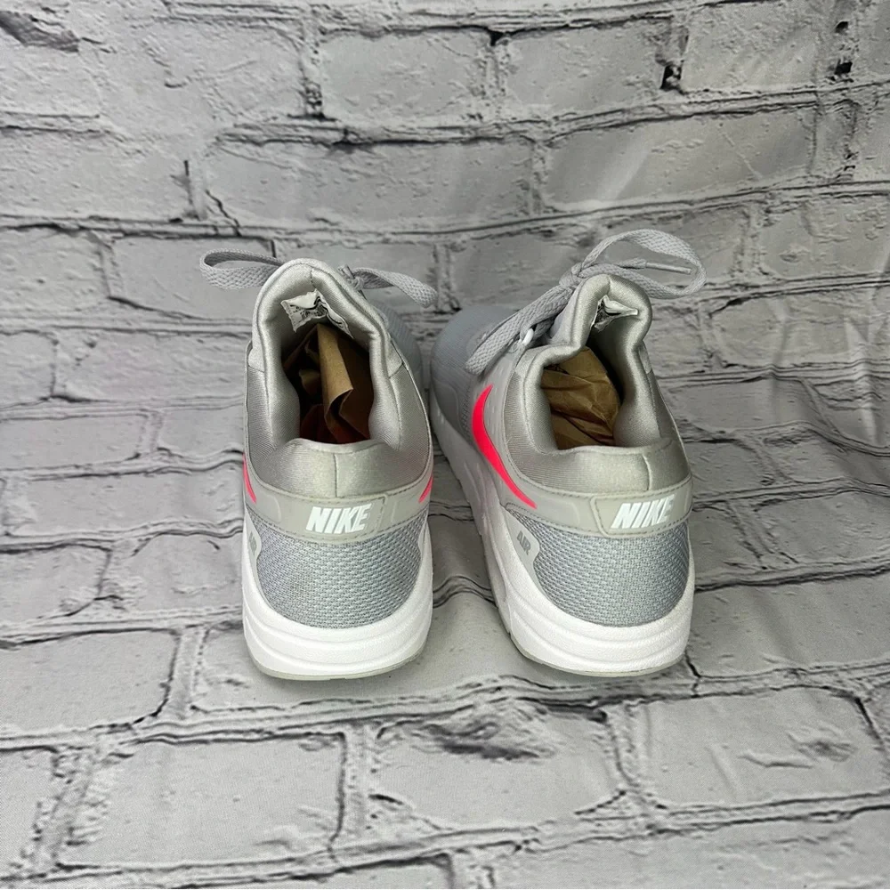 Nike Air Max Zero Essential GS Youth Sneaker in Pink and Gray